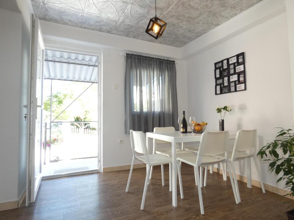 Holiday House Sia Ясенице Экстерьер фото